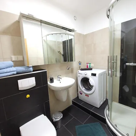 Διαμέρισμα Toplage, Direkt Ueber Einem Shoppingcenter. *