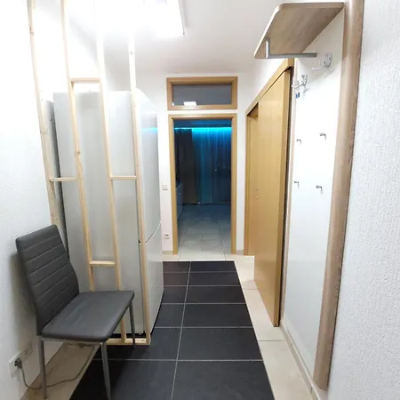 Apartment Toplage, Direkt Ueber Einem Shoppingcenter.