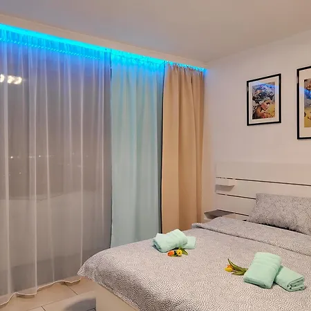 Apartment Toplage, Direkt Ueber Einem Shoppingcenter. *