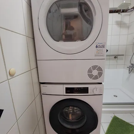 Toplage, Direkt Ueber Einem Shoppingcenter. Διαμέρισμα