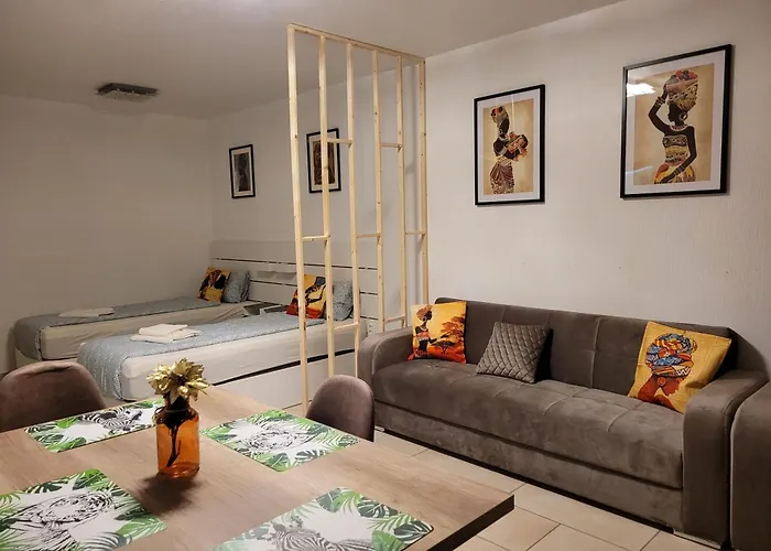 Lejlighed Toplage, Direkt Ueber Einem Shoppingcenter.